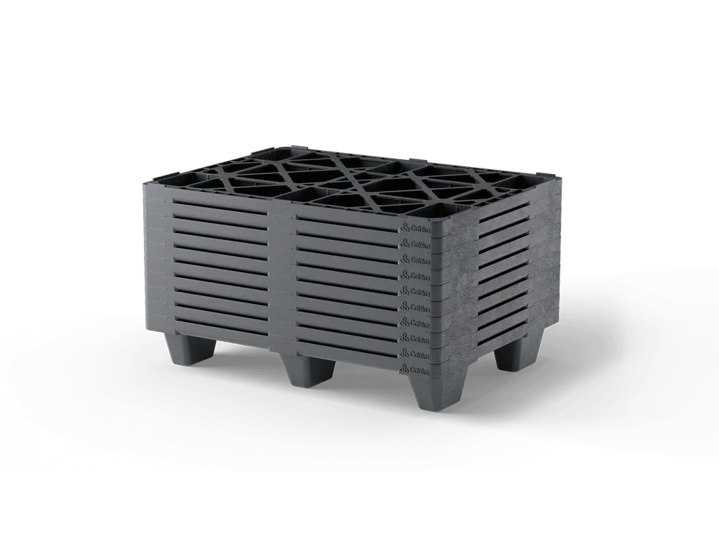 4_Kunststoffpalette_800x600x130_seitlichoben_viele